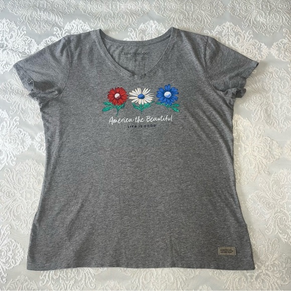 Life Is Good Crusher Lite V-Neck America The Beautiful TShirt Size Large - Picture 3 of 8